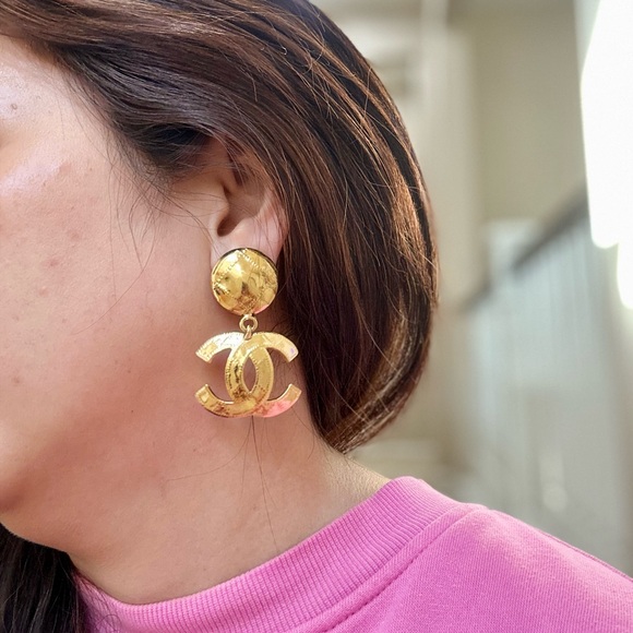 SOLD Chanel CC Hammered Dangle Earrings Clip On 1994 - Picture 12 of 14
